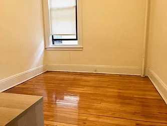 Rented by Papp Realty