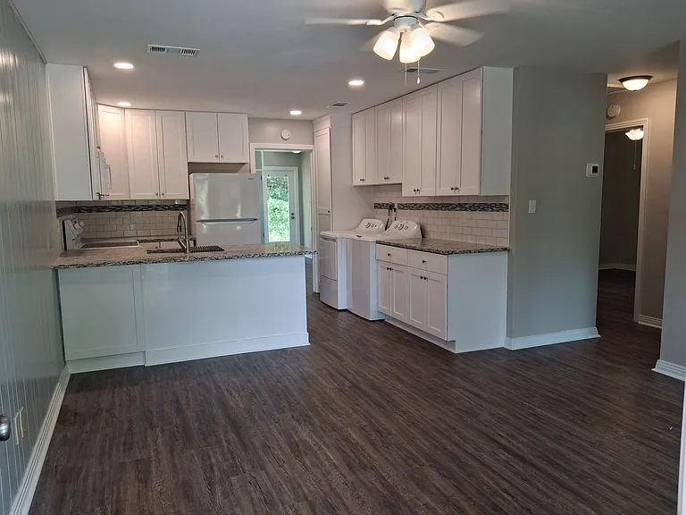 614 N Gadsden St — Photo 1