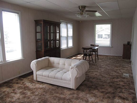 3rd image of 137 E Larch St