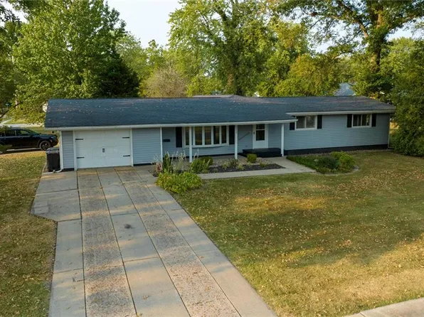 605 E Henry St, Staunton, IL 62088