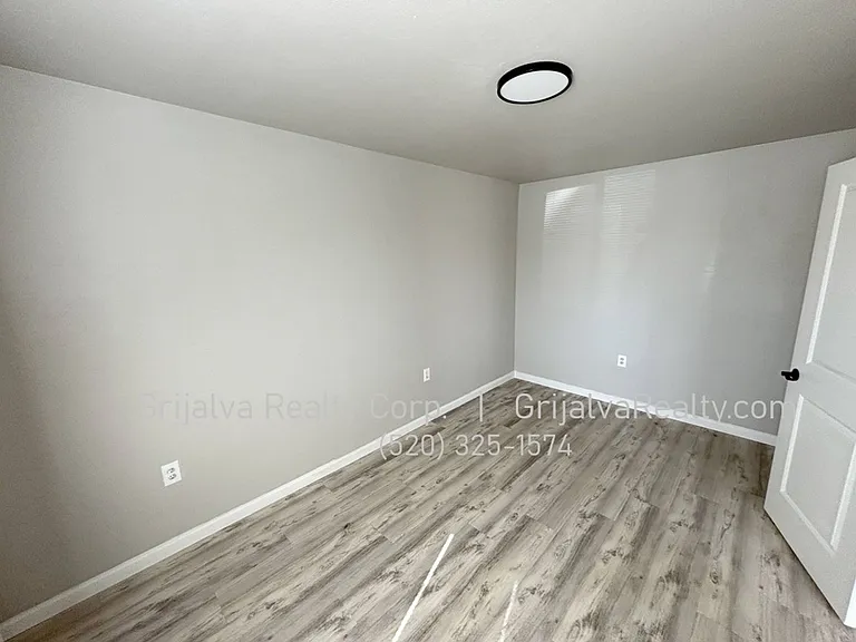 2322 Elaine Blvd — Photo 15