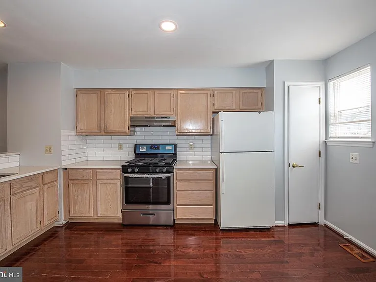 1216 Ogden St — Photo 11
