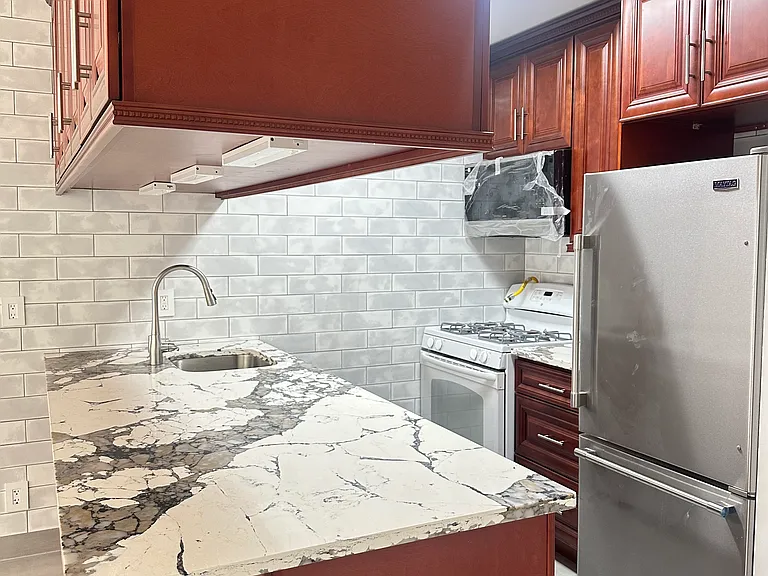 1 Irving Pl #G7J — Photo 3