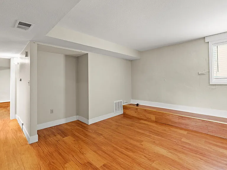 3004 Broadway St #1-3 — Photo 21