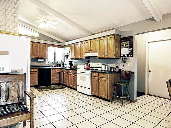 4th image of 23542 Pleasantwood Ct