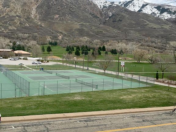 View of Malan's Peak, Golf Course, Tennis Courts and Park from your balcony!