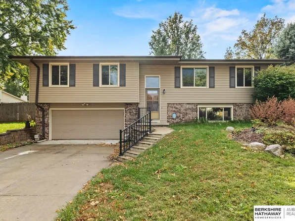 815 Kilkinny Cir, Papillion, NE 68046