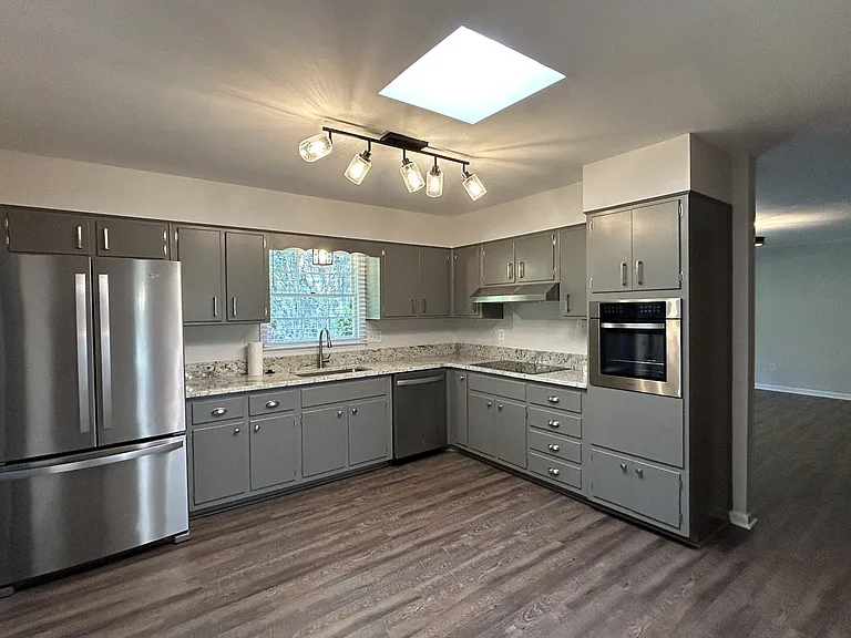 609 Windsor Rd — Photo 8