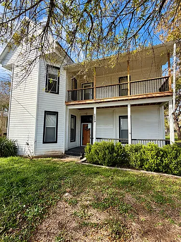 1209 C St #B Photo 1