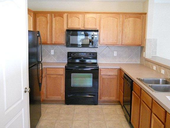 2nd image of 9432 Leslie Ave