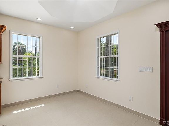 4th image of 445 S Melton Park Dr