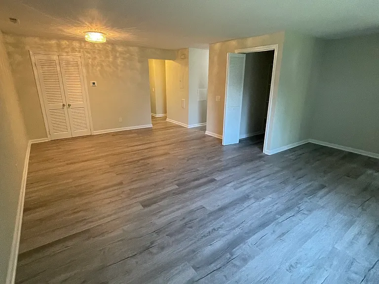 31 Stuart Ave #4 — Photo 4