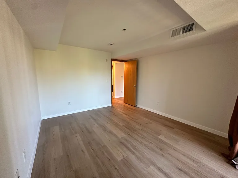 2802 Sundown Ln #302 — Photo 9