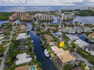 701 NE Lakeview Ter, Boca Raton, FL 33431