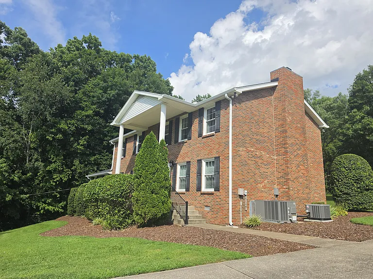 701 Edmondson Pike — Photo 2