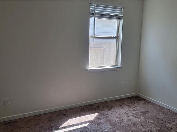 4th image of 8106 Colony Ct