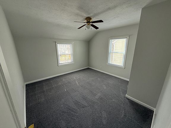 4th image of 114 W Poinsetta Ave