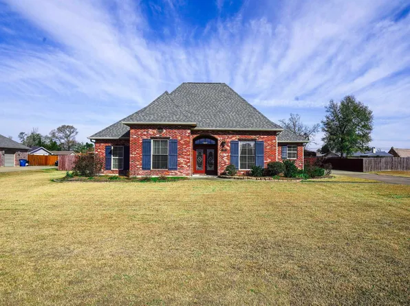 1908 Chardonnay Dr, Lake Charles, LA 70611