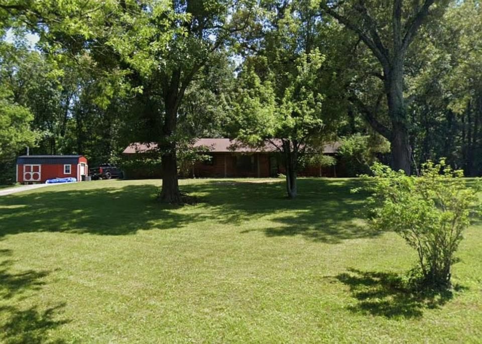 1st image of 2 Oakwood Dr