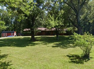 2 Oakwood Dr, Vine Grove, KY 40175