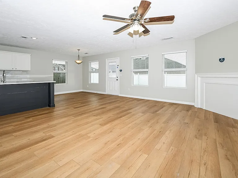 711 Elderberry Way — Photo 4