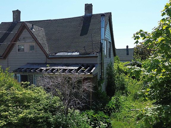 3rd image of 33 Foundry St