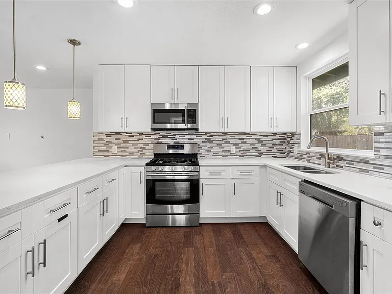 6414 Kenilworth Dr — Photo 8