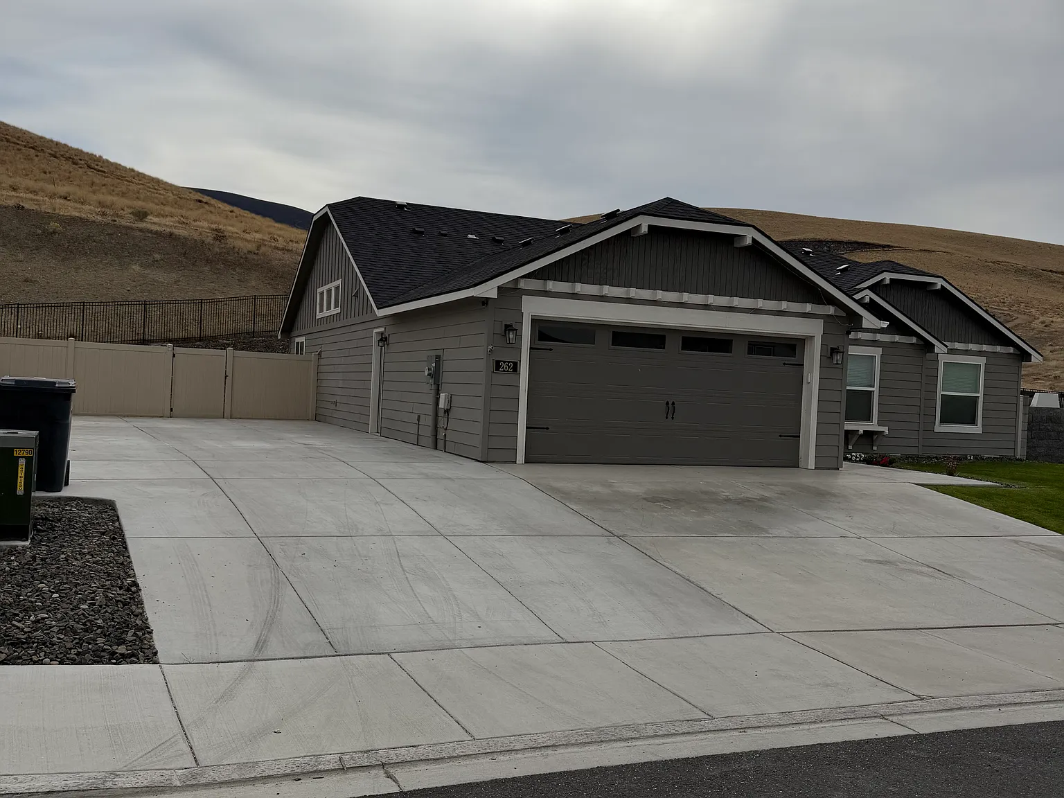 3 bed, 1805 sqft, $2,650 — Photo 1