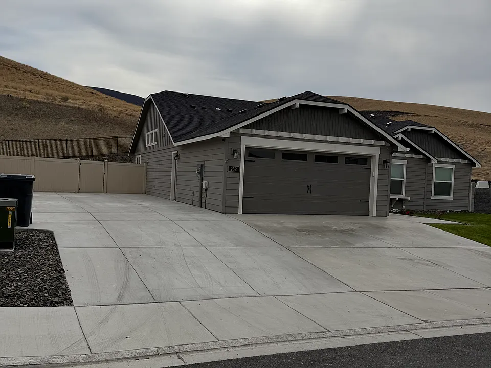 262 Ladera St