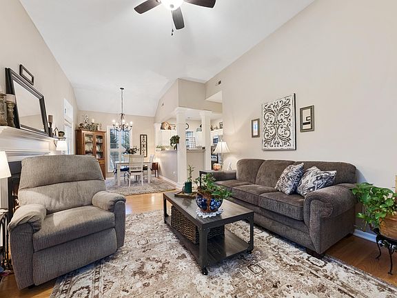 5th image of 2566 Swan Dr Unit 2566