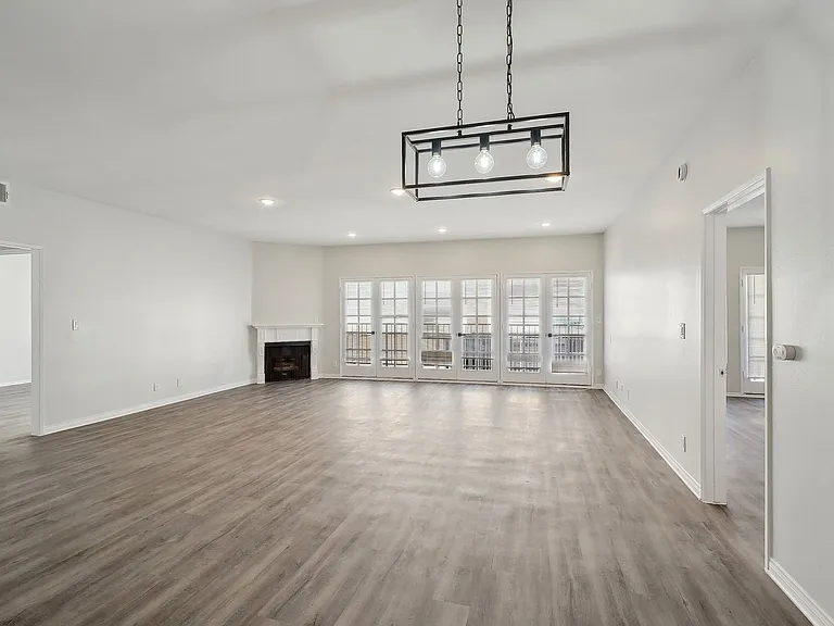 1620 South Bentley Ave — Photo 35