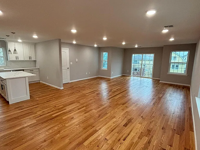 122 Alton St #2 — Photo 2