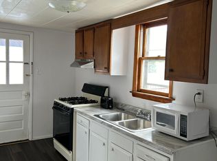 106 S 2nd St, Saint Clair, PA 17970