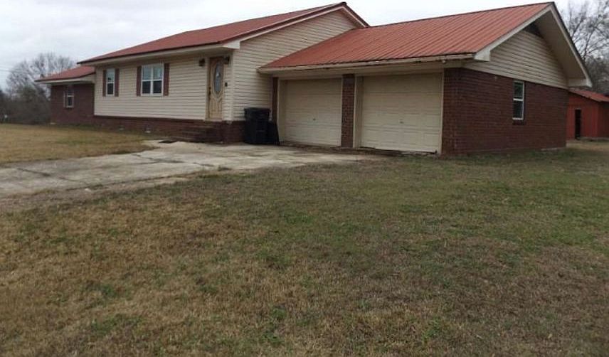 1st image of 1052 Magnolia Ln