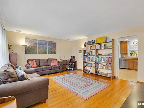 3rd image of 243 Donaldson Ave