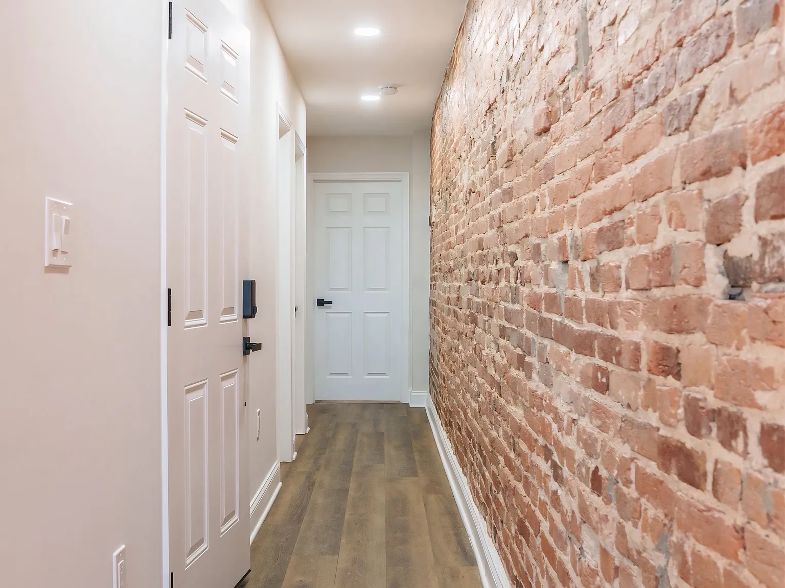 1042 Edmondson Ave — Photo 2