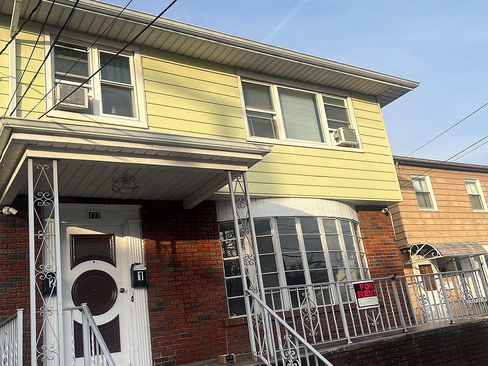 1st image of 173 McAdoo Ave Floor 1