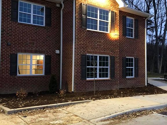 2nd image of 325 Timberland Ln #3B-2Ba-1050Sqft
