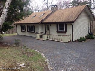 1133 Gap View Dr, Scotrun, PA 18355