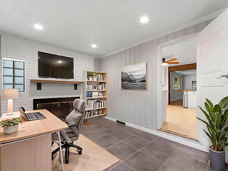 4301 Marshall St — Photo 12