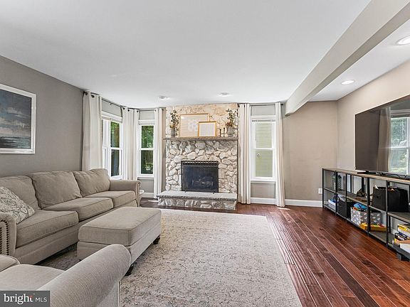 5th image of 6 Margaux Ct