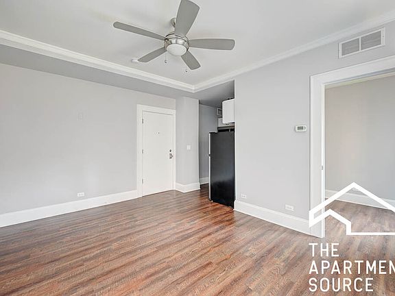 3rd image of 817 W Lakeside Pl APT 505