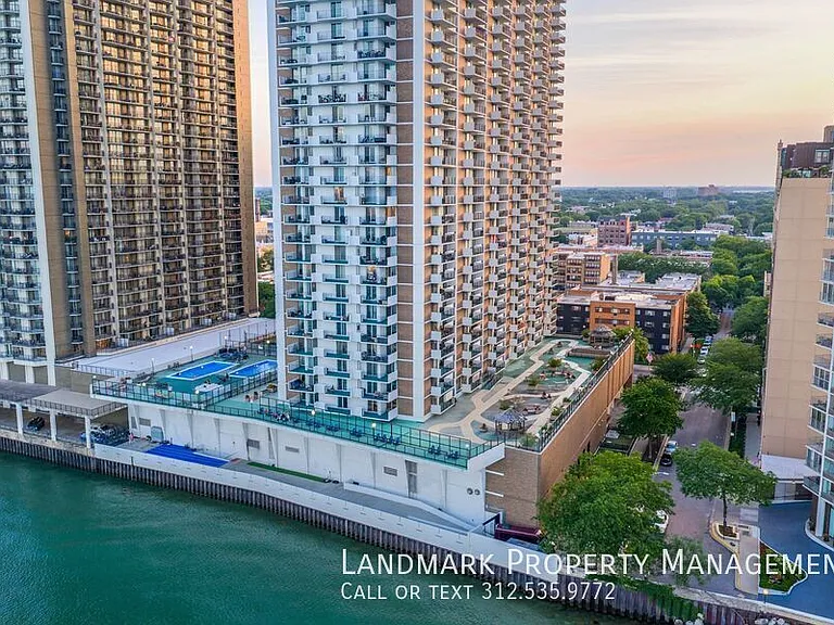 6033 N Sheridan Rd #35D — Photo 47