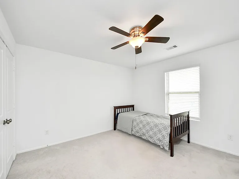 26915 Wilderye Cove Ln — Photo 23