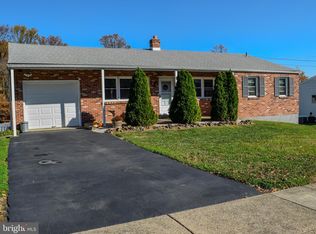2915 Highwoods Dr, Aston, PA 19014