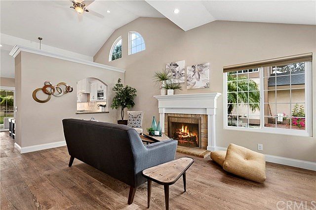 1st image of 1227 N Thurston Pl