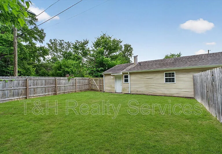 4924 Farrington Ave — Photo 26