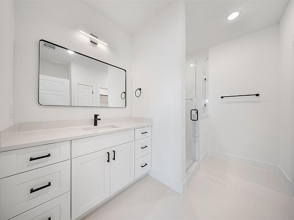5th image of 3219 Fontinot St