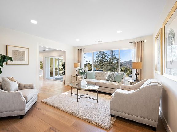5th image of 955 Palomar Dr