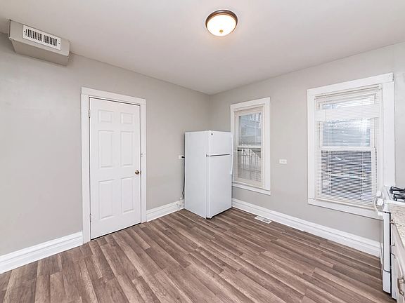 3rd image of 3138 W Wabansia Ave #1